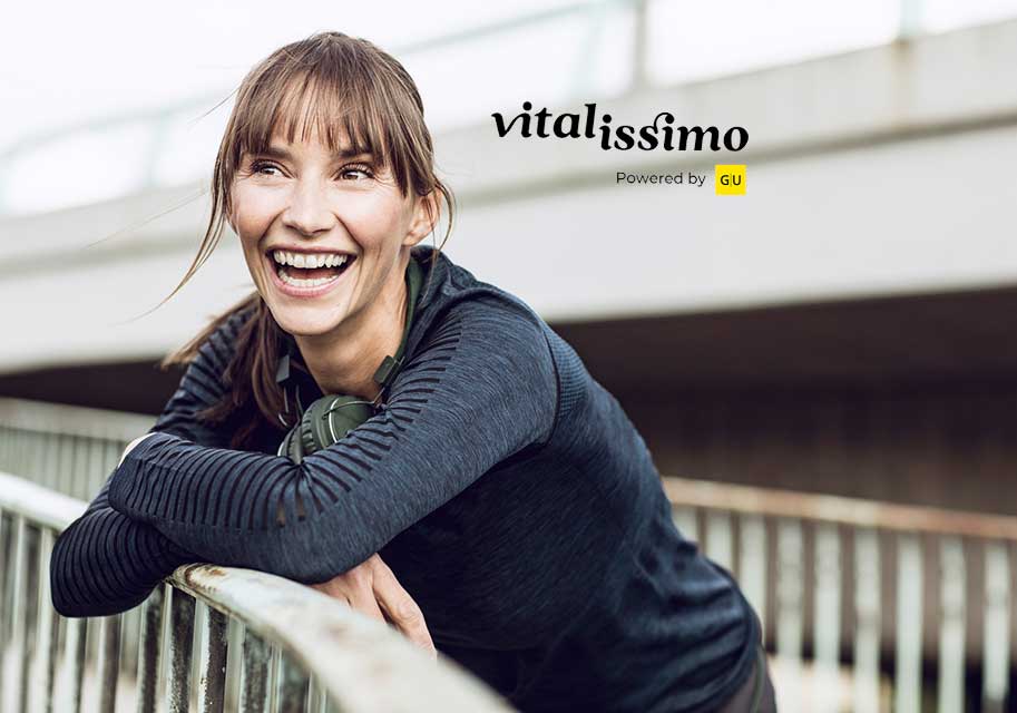Lachende Frau mit Vitalissimo Logo