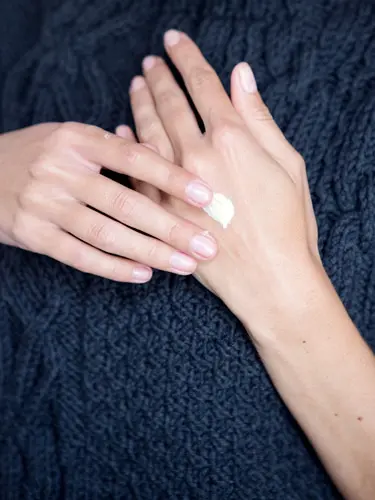 Naturkosmetik selber machen: Hand & Nail Balm