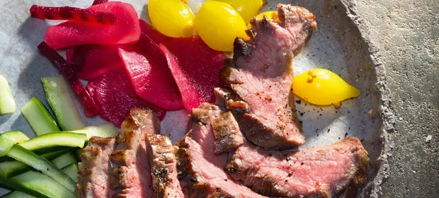 Fleisch-Rezept für Gourmets: Flank Steak mit eingelegtem Gemüse