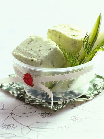Gurken-Joghurt-Eis mit Sesamsaat