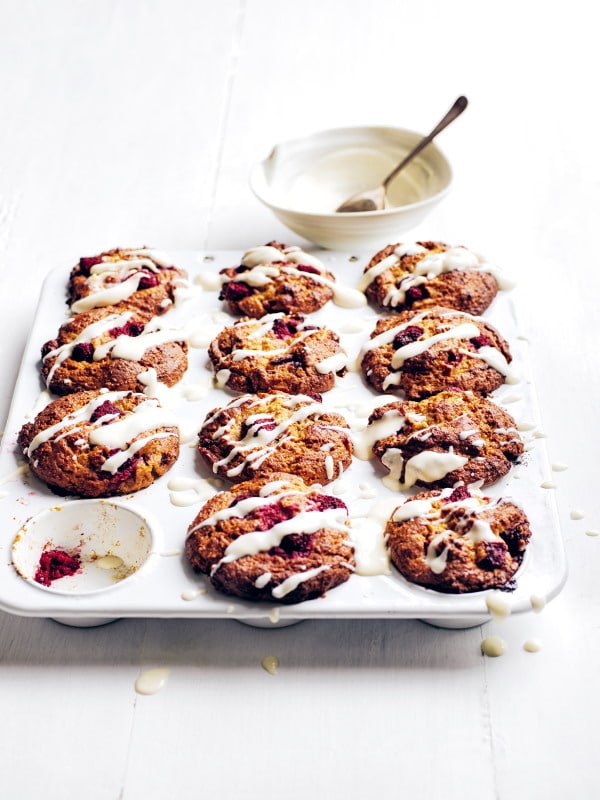 raspberry-yoghurt-muffins-with-yoghurt-drizzle