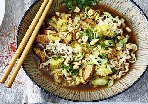 Nudelsuppe_Asia-Nudelsuppe mit Huhn