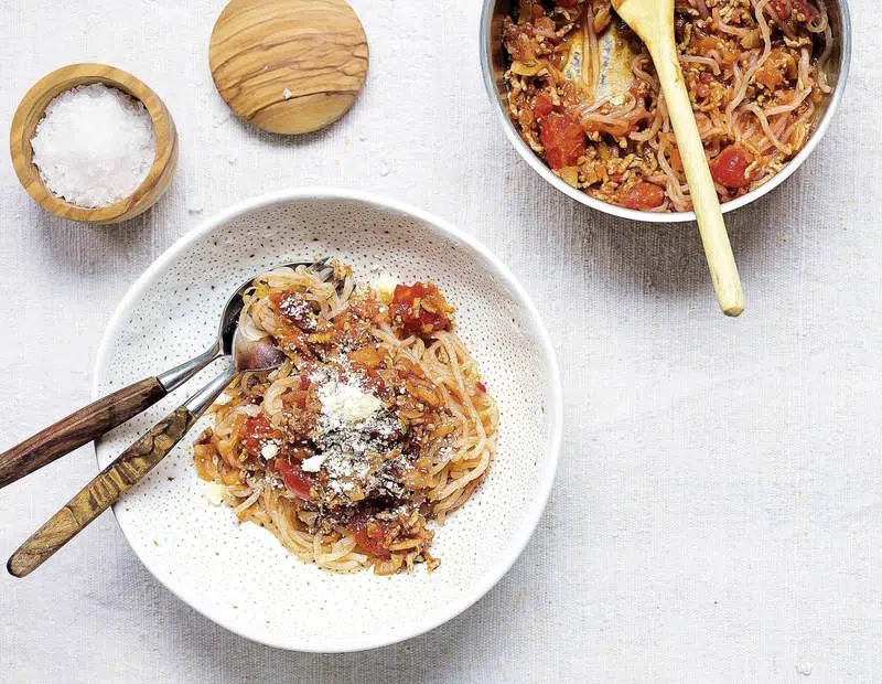 Low-Carb_konjak-Nulden_Spaghetti mit Fenchel-Bolognese[633798]_Rezept
